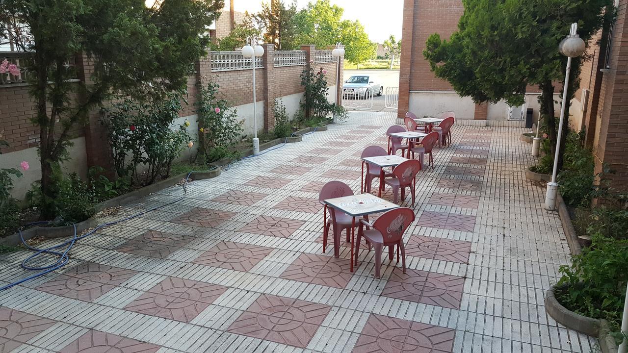Hotel Reina Isabel Lérida Exterior foto